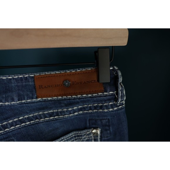 Rancho Estancia Women's Embellished Spade Back Pocket Jeans Size 29 × 32 - Picture 10 of 13
